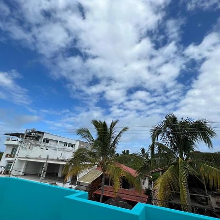 Hostal Brisas Del Mar Puerto Villamil Buitenkant foto