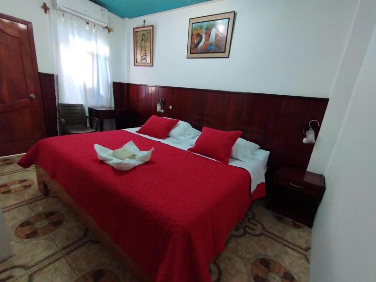 Hostal Brisas Del Mar Puerto Villamil Buitenkant foto
