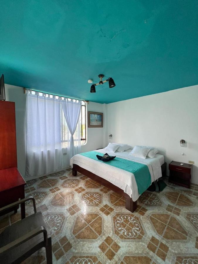 Hostal Brisas Del Mar Puerto Villamil Buitenkant foto