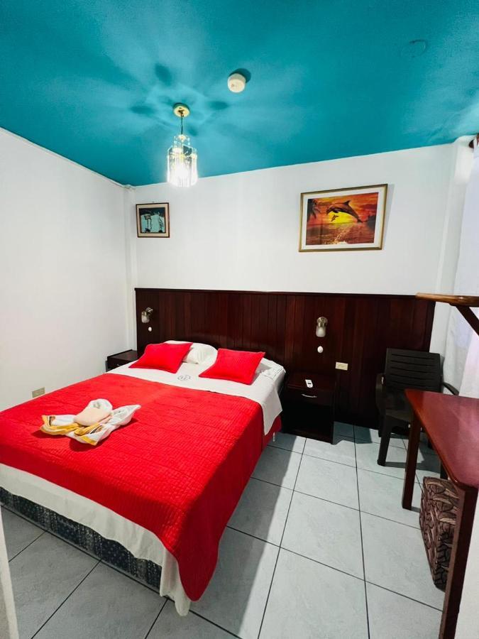 Hostal Brisas Del Mar Puerto Villamil Buitenkant foto
