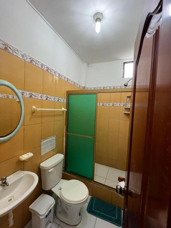 Hostal Brisas Del Mar Puerto Villamil Buitenkant foto