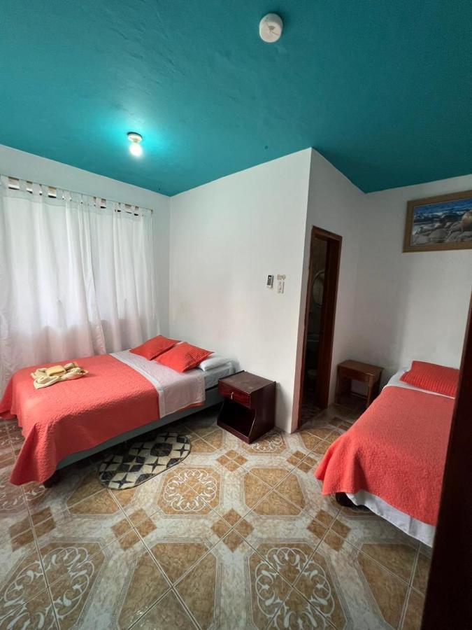 Hostal Brisas Del Mar Puerto Villamil Buitenkant foto
