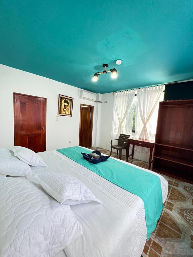 Hostal Brisas Del Mar Puerto Villamil Buitenkant foto
