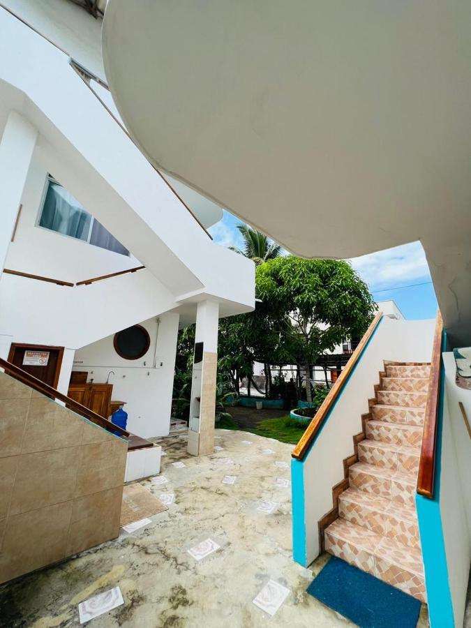 Hostal Brisas Del Mar Puerto Villamil Buitenkant foto
